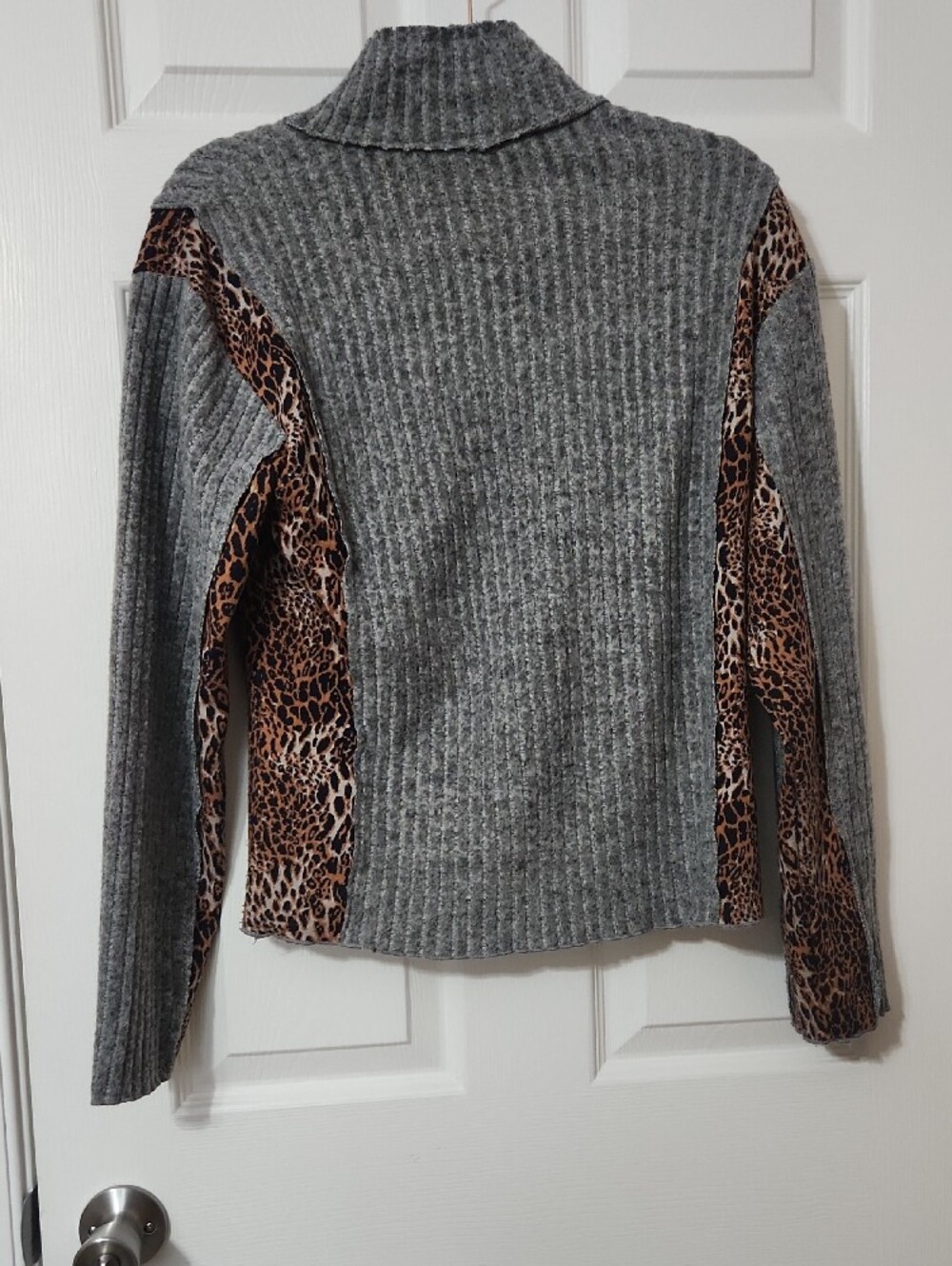Fall Cozy Casual Chic THML Gray Ribbed Turtleneck Sweater with Leopard Print - Picture 3 of 3